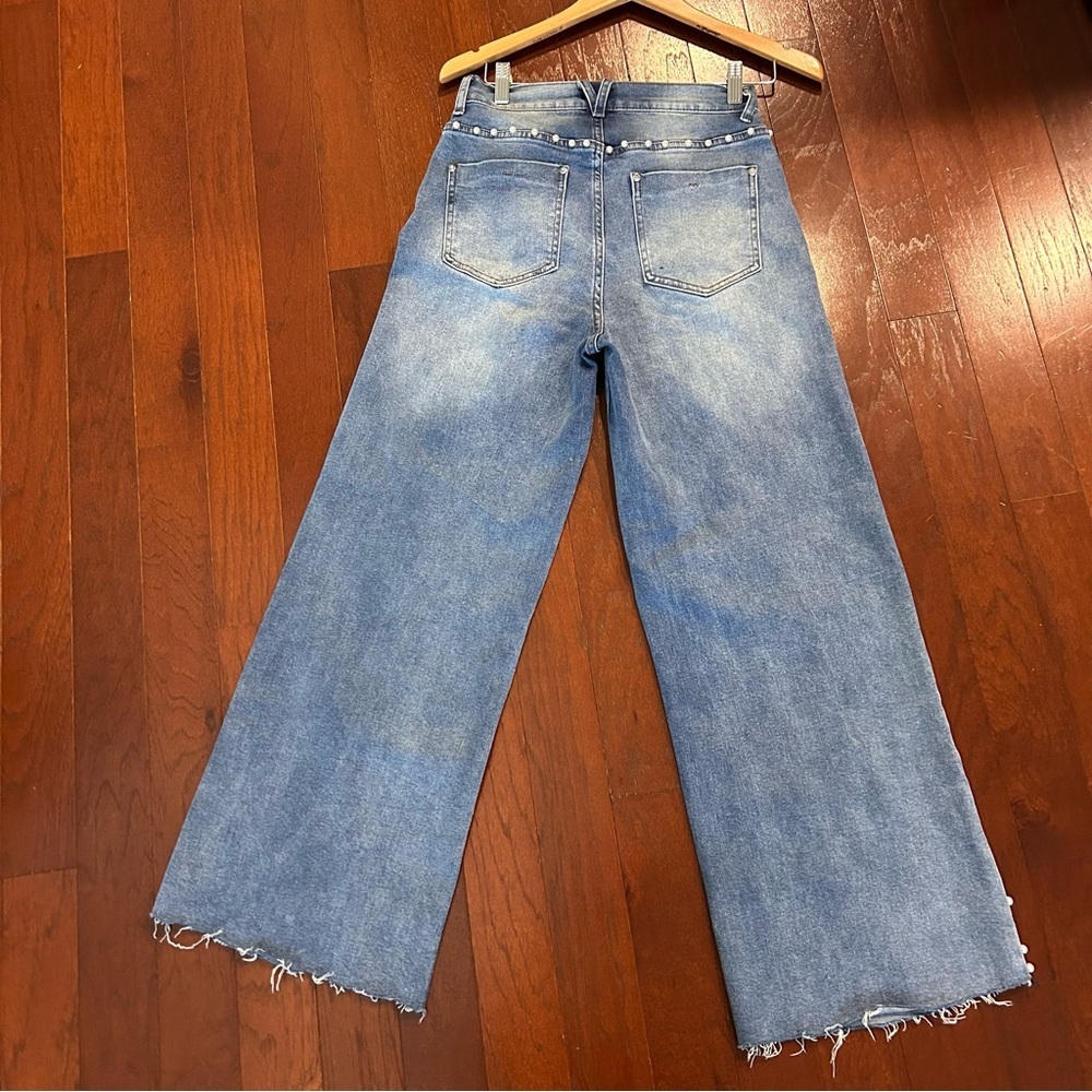 VBRT Pearl Stud Wide Leg Jeans – High Rise – Size 7/27 stretchy medium wash - Picture 3 of 8